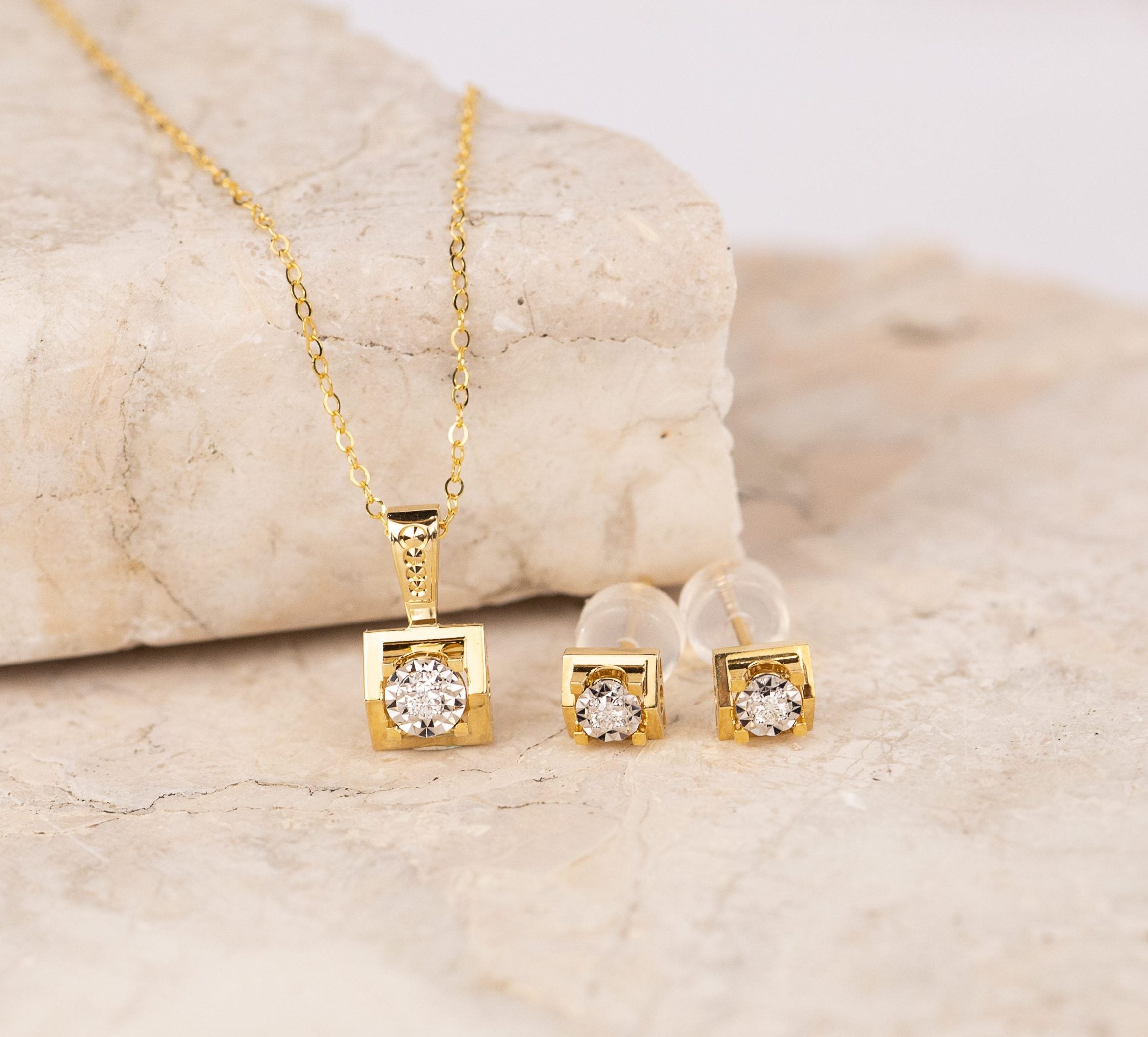 Diamond Setell Pendent set